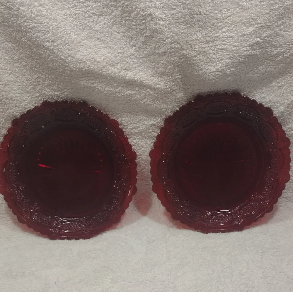 Avon Cape Cod Collection Red Salad/Dessert Plates ( set of two)